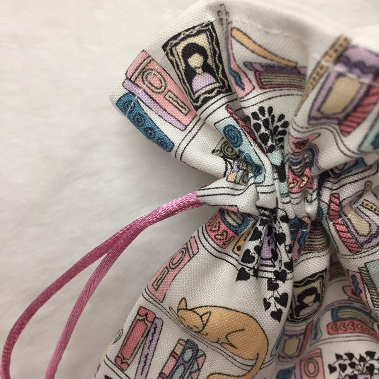 Library Cats White - Drawstring Pouch