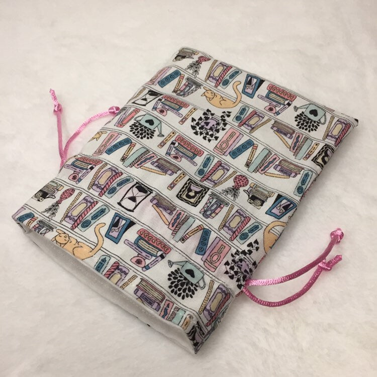 Library Cats White - Drawstring Pouch
